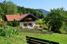 Ferienhaus vom Parkplatz aus